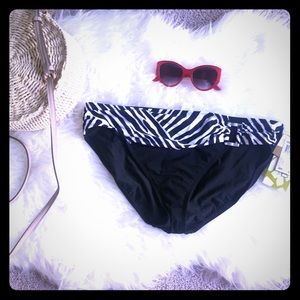 Bamboo bikini bottoms. Size Large. NWT